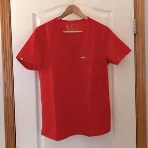 FIGS - Hibiscus Pride one pocket top and Zamora Jogger - M